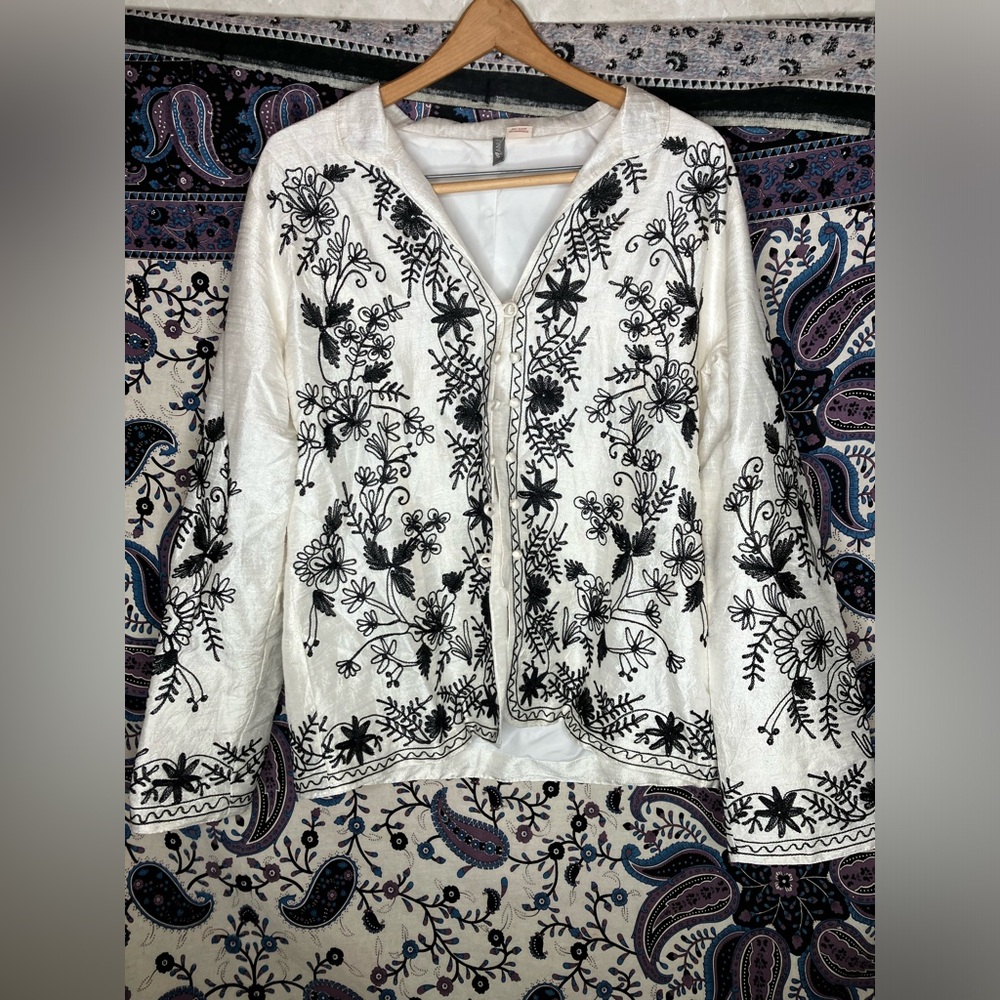 Anu silk paisley embroidered jacket